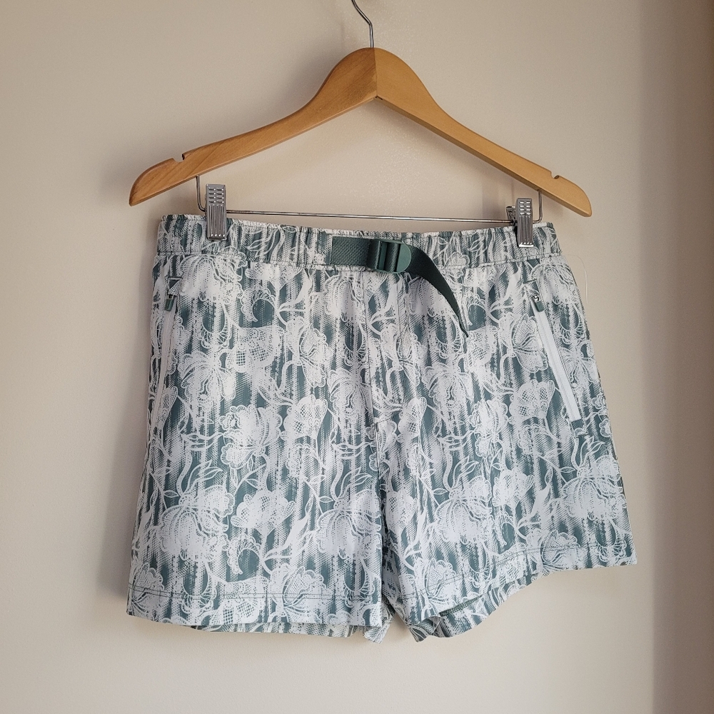 NEW ✨️ Kyodan Outdoor Activewear Woman's Shorts Size M Sage Green